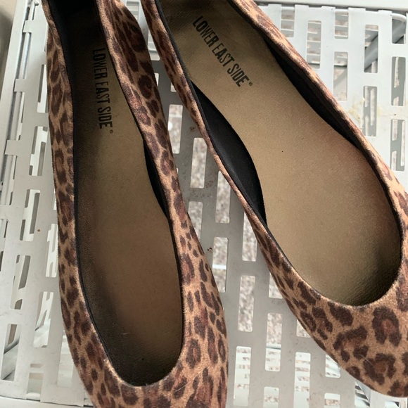 Cheetah print flats - Picture 2 of 2